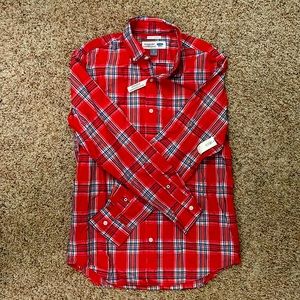 Old navy men’s classic shirt, size small regular fit NWT